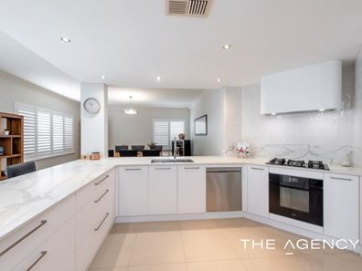 12 Algarve Way, Hillarys WA 6025