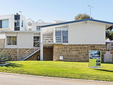 18a King Albert Road, Trigg WA 6029