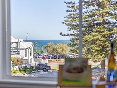 18a King Albert Road, Trigg WA 6029