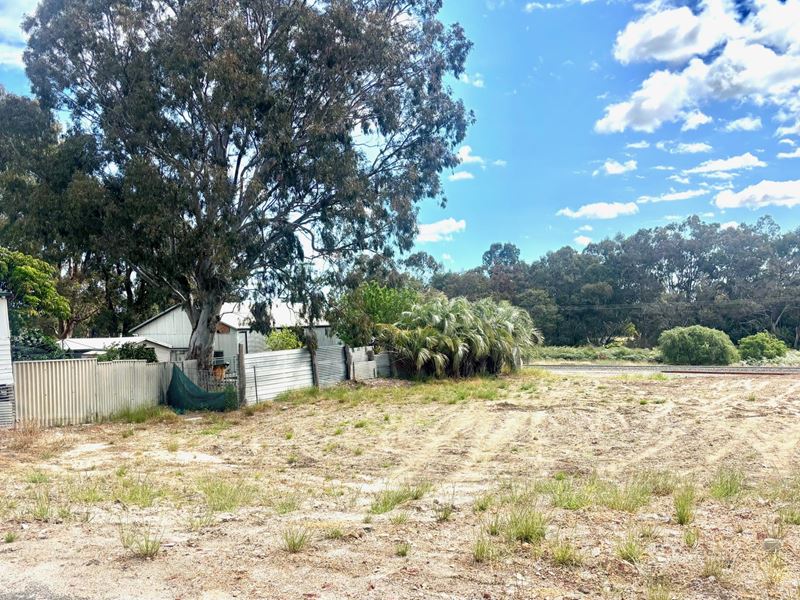 49 South Western Highway, Waroona