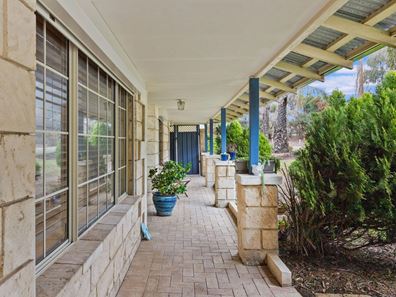 22B Josephine Way, Alexander Heights WA 6064