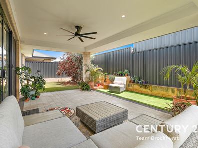 13 Rosebery Way, Bushmead WA 6055