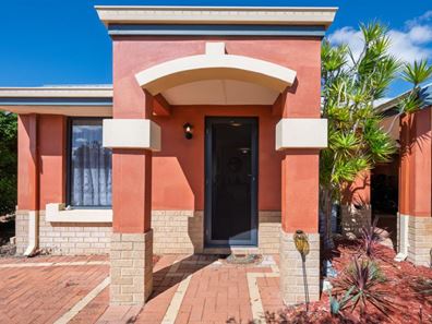 9/23 Royal Palm Drive, Warnbro WA 6169