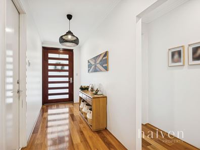 8/9 Ladham Turn, Canning Vale WA 6155