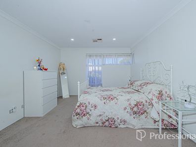10 Ranfurly Approach, Ellenbrook WA 6069