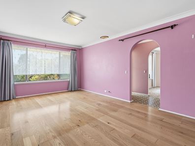 42 June  Road, Safety Bay WA 6169
