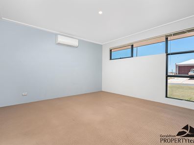 44 Reef Boulevard, Drummond Cove WA 6532