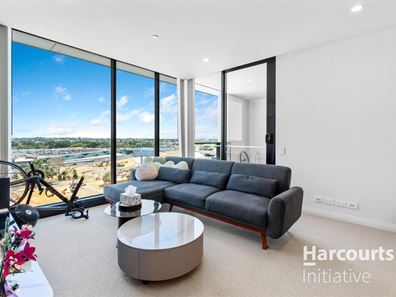 704/6 Baumea Way, Innaloo WA 6018