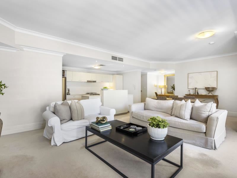 14/8 Bay Road, Claremont