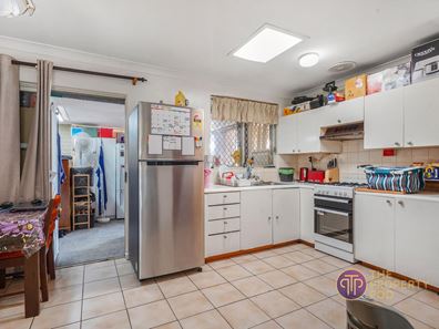 62 Strelitzia Avenue, Forrestfield WA 6058