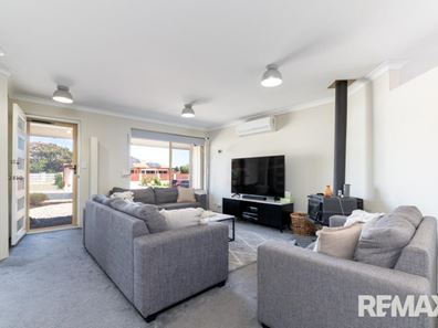 19 Combewood Loop, Carramar WA 6031