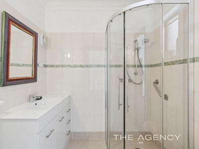 4 Beenup Place, Kalamunda WA 6076
