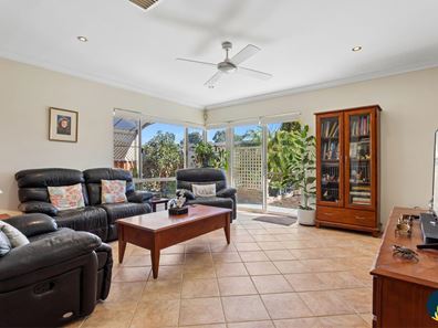 41 Dorneywood Way, Landsdale WA 6065