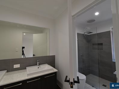 9 Floribunda Boulevard, Piara Waters WA 6112
