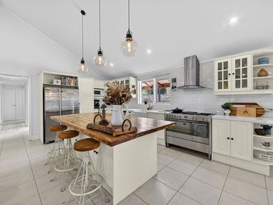 1 Scilla Place, Roleystone WA 6111