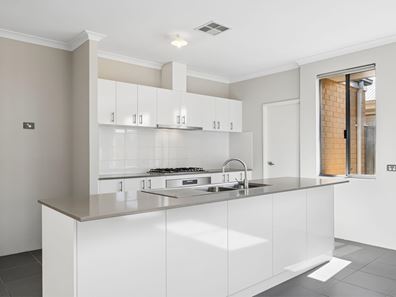 22 Ontario Grove, Success WA 6164
