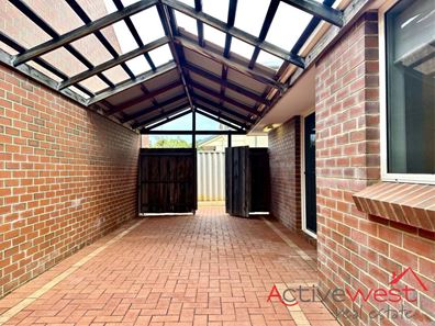 1/26 Crowtherton Street, Bluff Point WA 6530