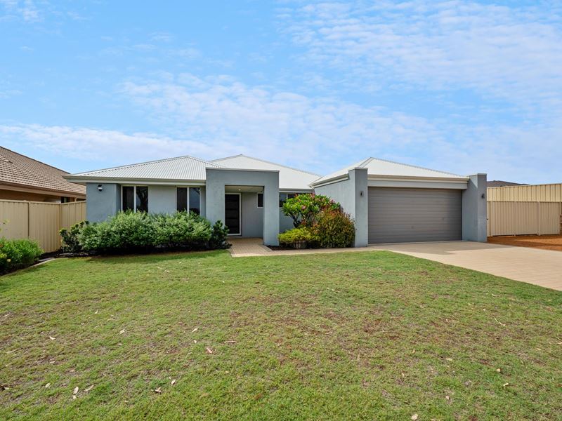 31 Reef Boulevard, Drummond Cove