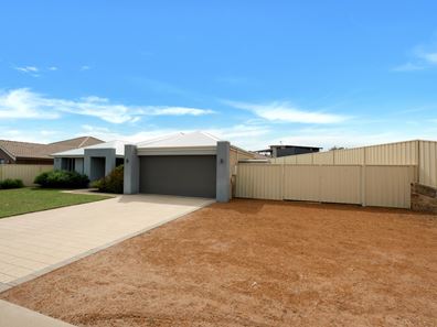 31 Reef Boulevard, Drummond Cove WA 6532