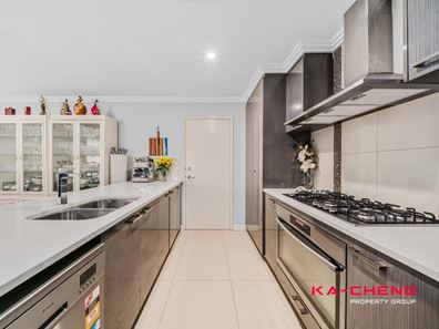 27A Kennedy Road, Morley WA 6062