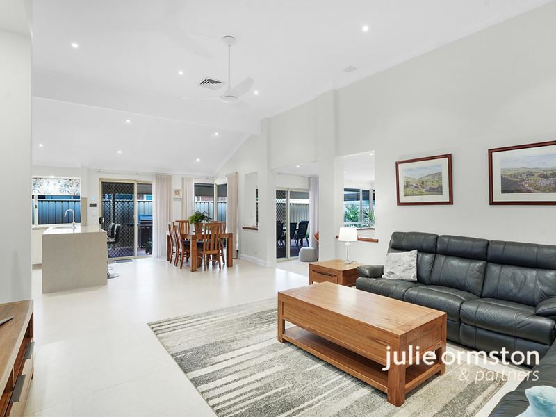 22 St Thomas Loop, Iluka WA 6028
