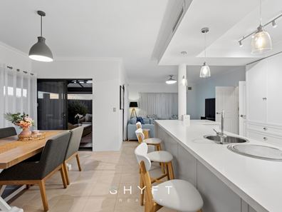 4 Manta Pass, Mindarie WA 6030