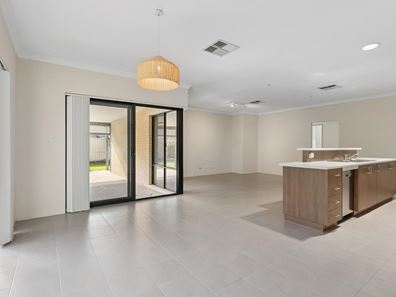 33 Januk Turn, South Guildford WA 6055
