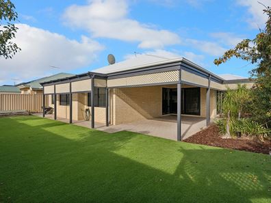 33 Januk Turn, South Guildford WA 6055