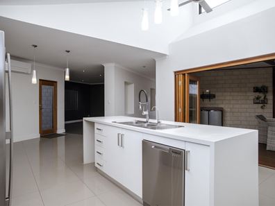 3 Eagle Court, West Beach WA 6450