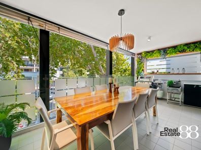 2/210 Stirling Street, Perth WA 6000