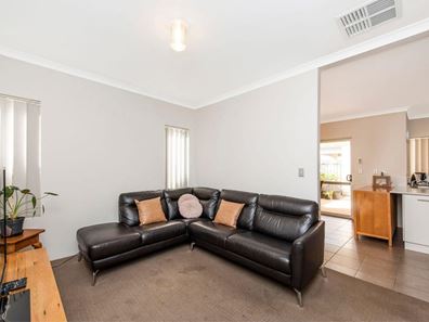 48 Erade Drive, Piara Waters WA 6112