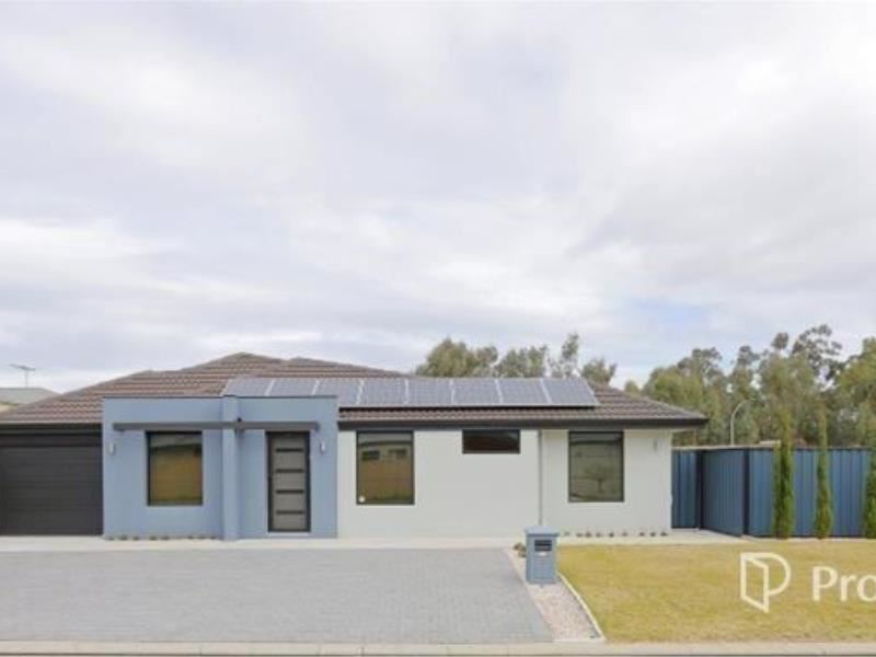 18 Hourn Way, Canning Vale WA 6155
