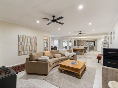 6 Kabi Court, Peppermint Grove Beach WA 6271