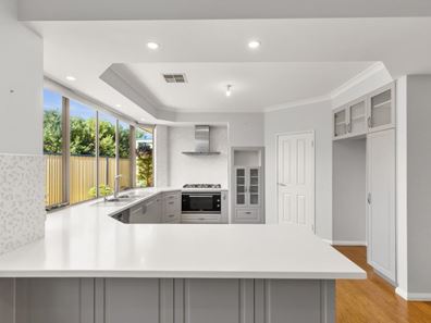 3 Litchfield Crescent, Carramar WA 6031