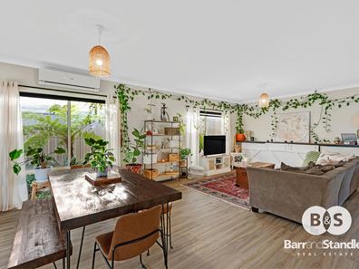 8 Merton Avenue, College Grove WA 6230