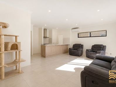 12B Thomas Street, Queens Park WA 6107