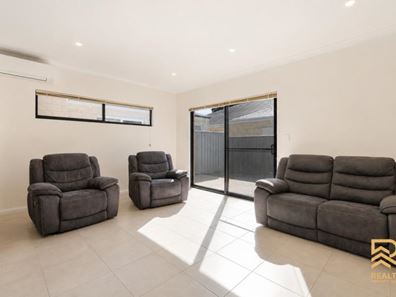 12B Thomas Street, Queens Park WA 6107