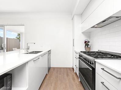 24 Exbury Lane, Success WA 6164