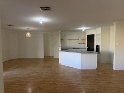 4 Halfmoon  Drive, Waggrakine WA 6530