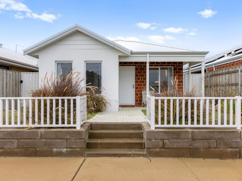 4 Lyndhurst Street, Ellenbrook