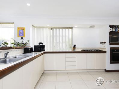 43 Bolderwood Drive, South Lake WA 6164