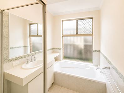 18 Gloucester Street, Victoria Park WA 6100