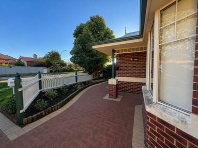 18 Gloucester Street, Victoria Park WA 6100