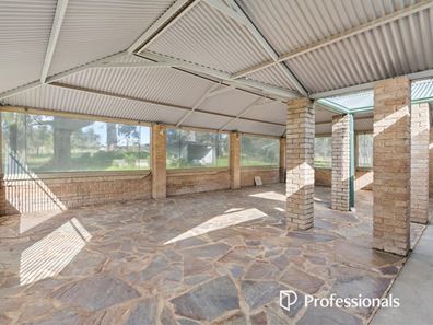 122 Waterwheel Road, Bedfordale WA 6112