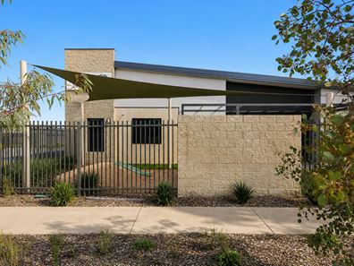 42 Cumberland Road, Forrestfield WA 6058