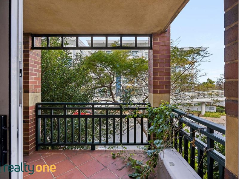 15/2 Preston Street, Como WA 6152
