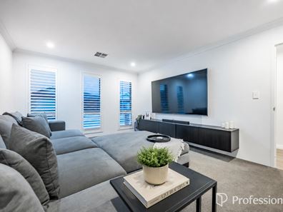 18 Casina Way, Jindalee WA 6036