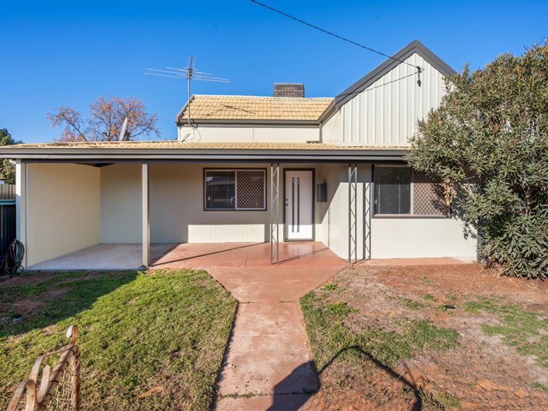74 Davis Street, Boulder WA 6432
