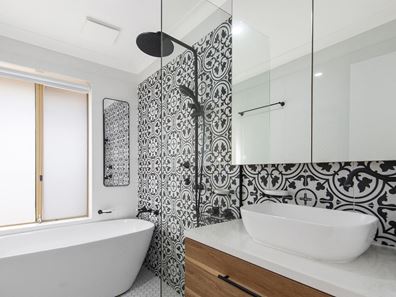 166 McLarty Road, Halls Head WA 6210