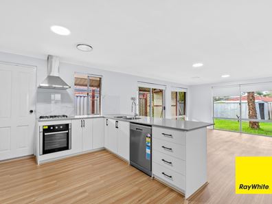 17 Waterlily Drive, Stratton WA 6056